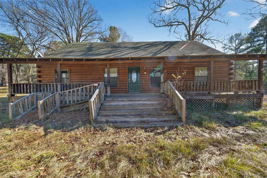 Photo of 18737 Saddleback Lane