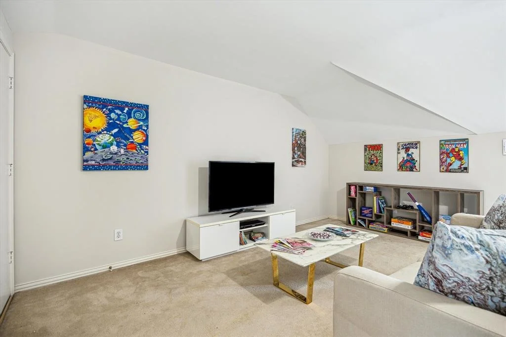 Photo of 6105 Annapolis Street
