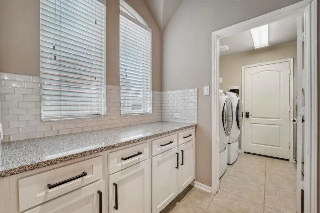 Photo of 2125 Mooncrest Drive