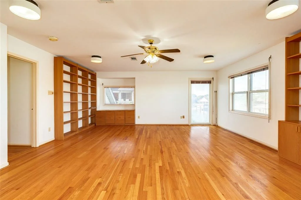 Photo of 8 Lakeview Drive