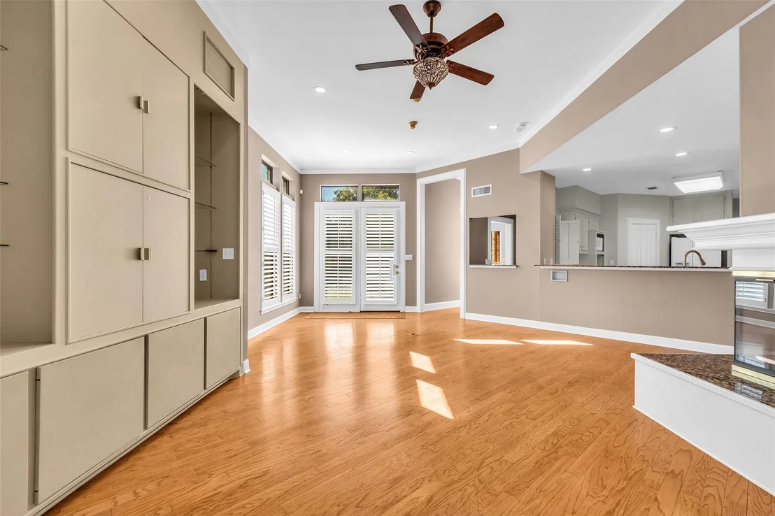 Photo of 566 Edgewood Drive