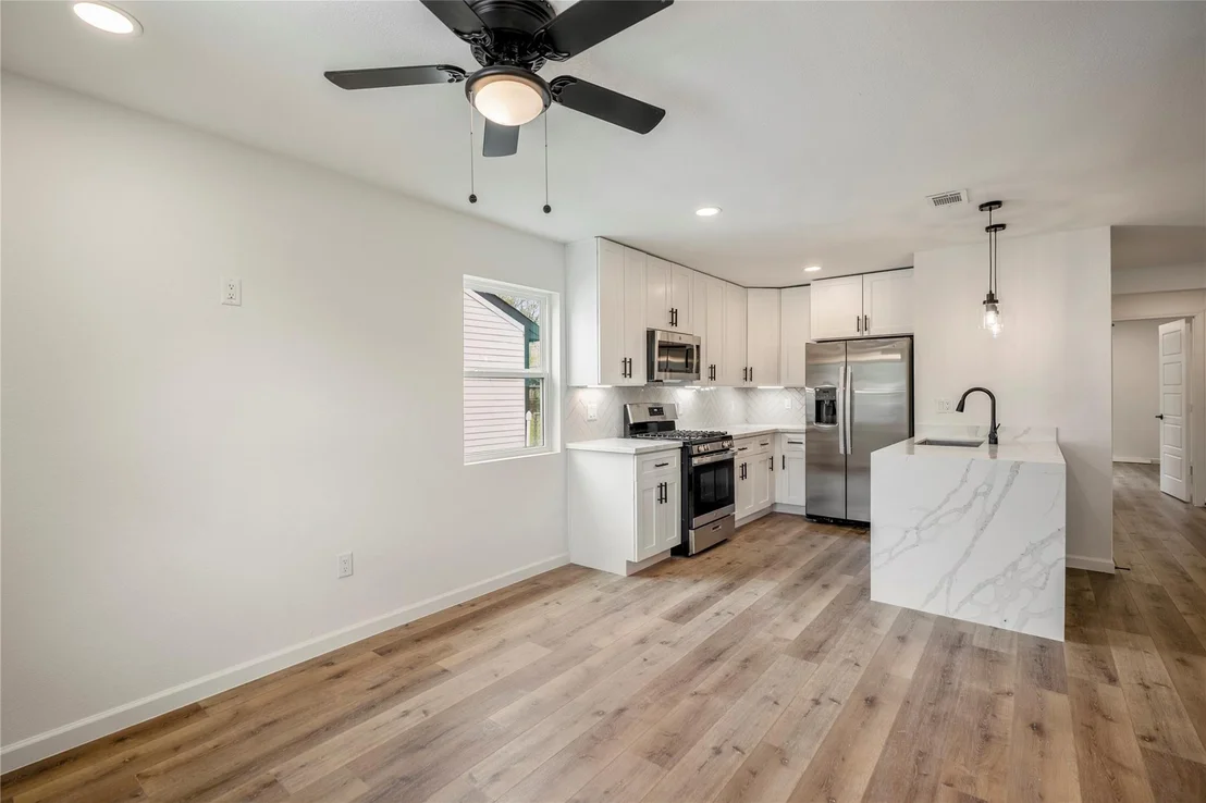 Photo of 3923 Alsace Street