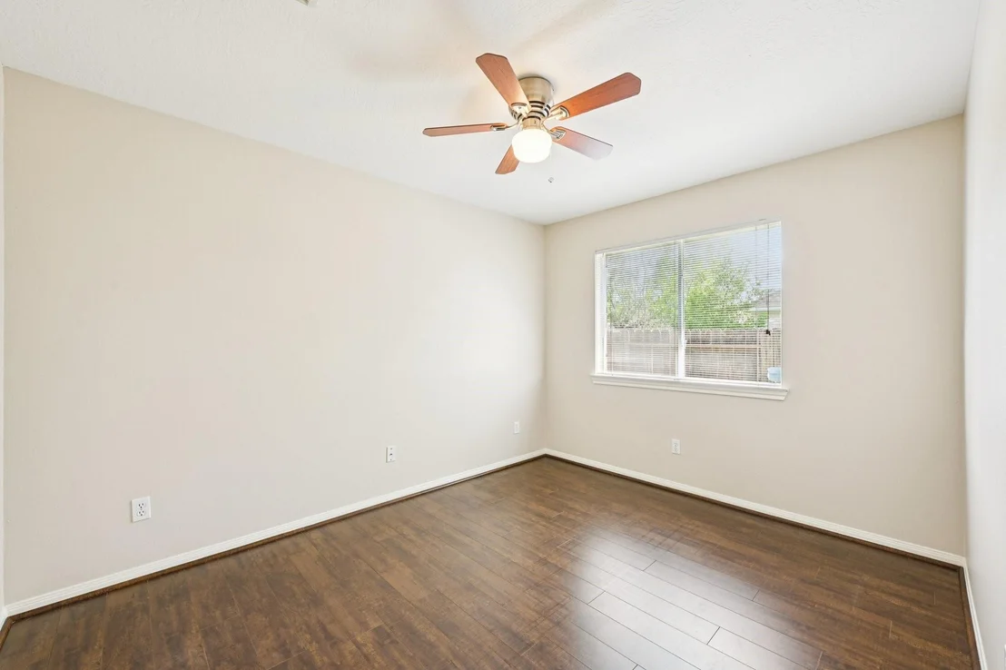 Photo of 1023 E Hampton Drive
