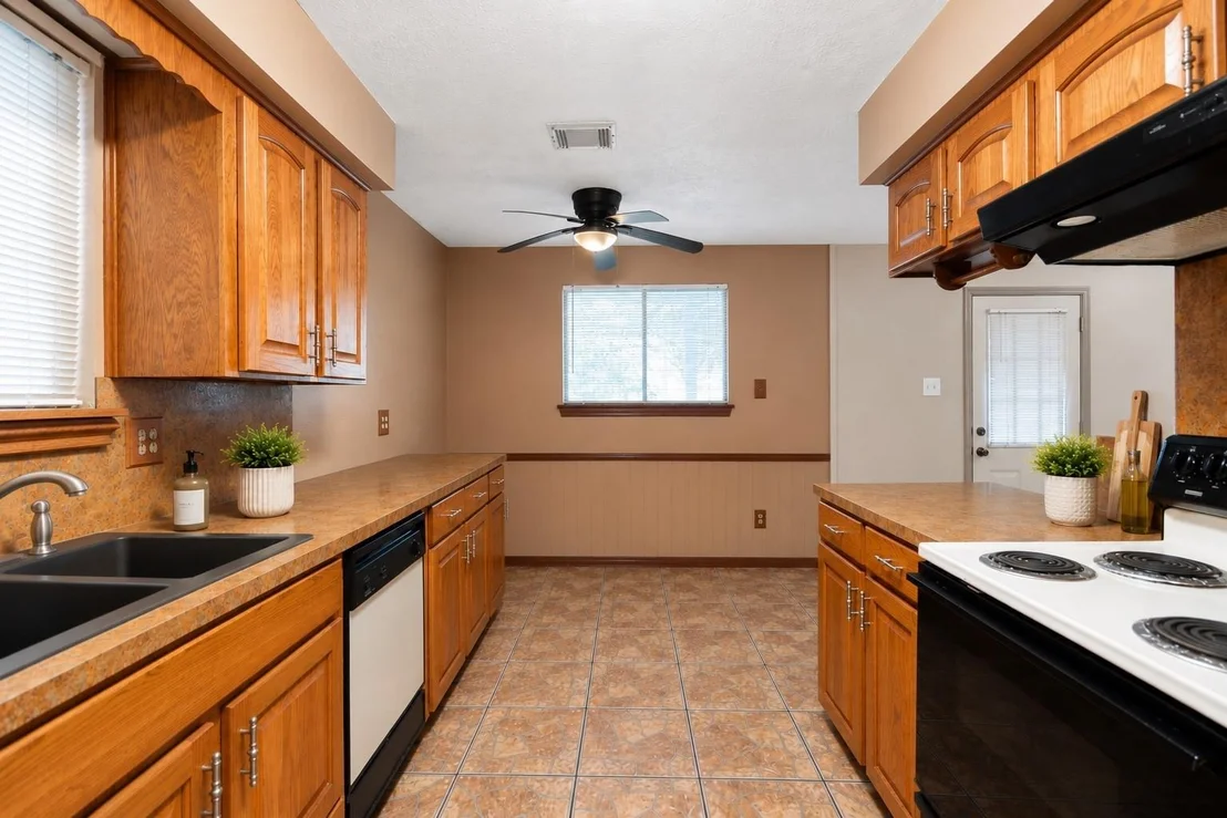 Photo of 3519 Lake Ridge Bend