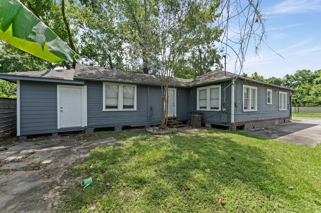 Photo of 6714 Schuller Road