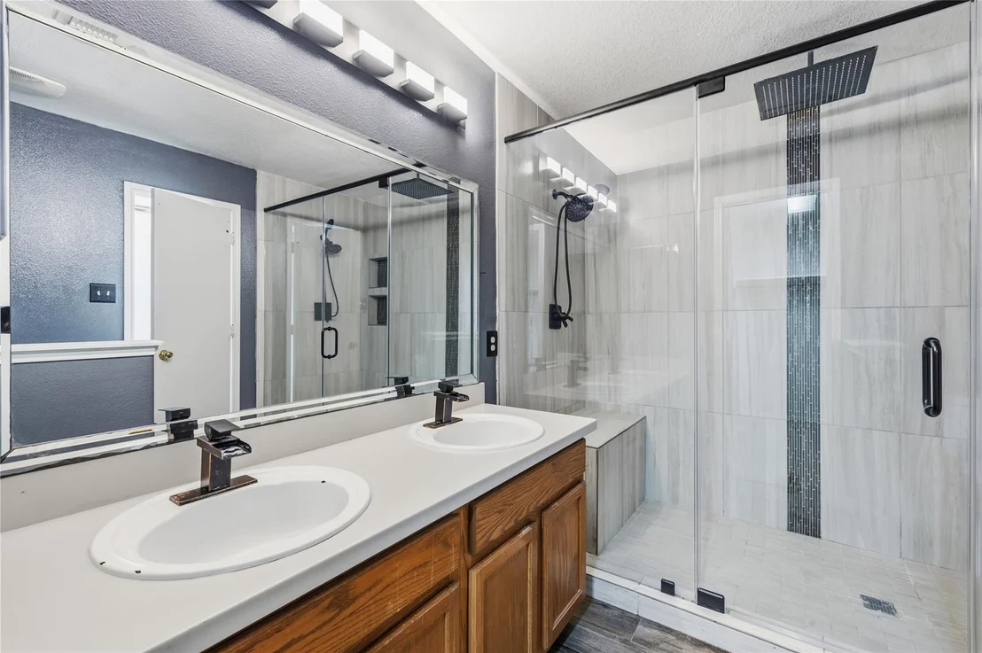 Photo of 606 Kiley Drive