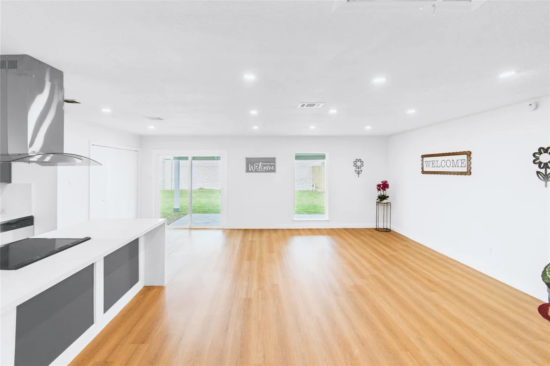 Photo of 318 Willoughby Drive
