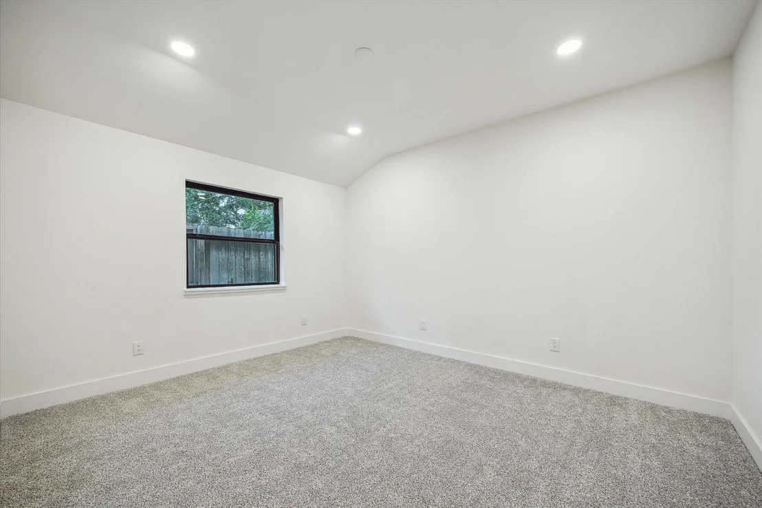 Photo of 1423 Mapleton Drive