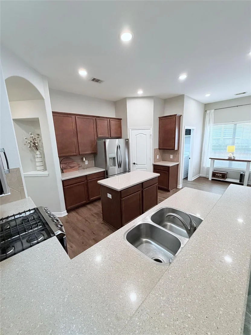Photo of 1721 Round Oak Lane