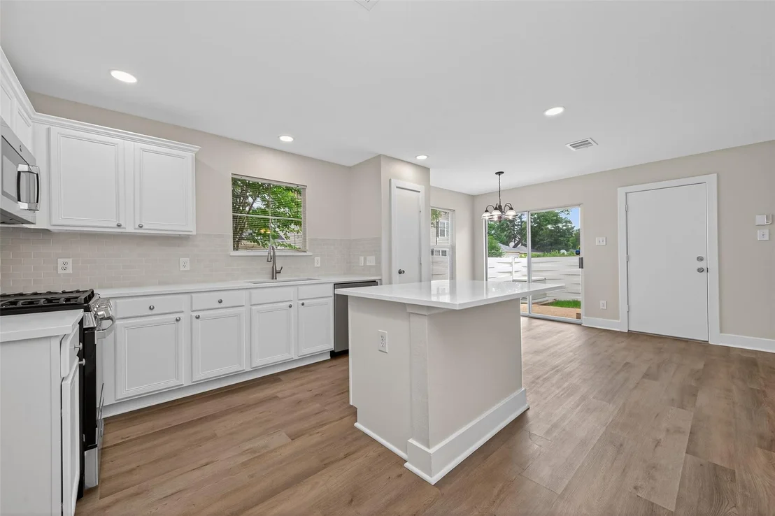 Photo of 21090 Aldens Oak