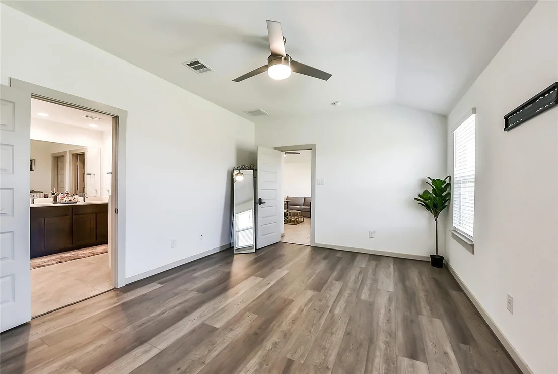 Photo of 7423 Ramsgate Cliff Lane
