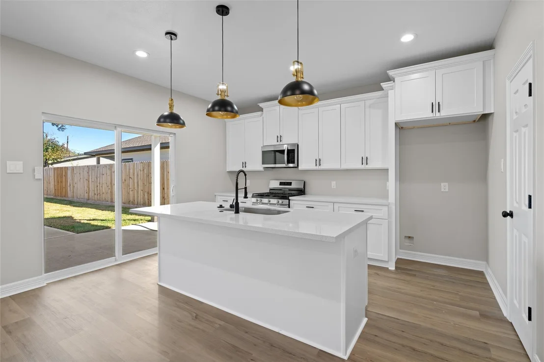 Photo of 813 Barbara Mae Street