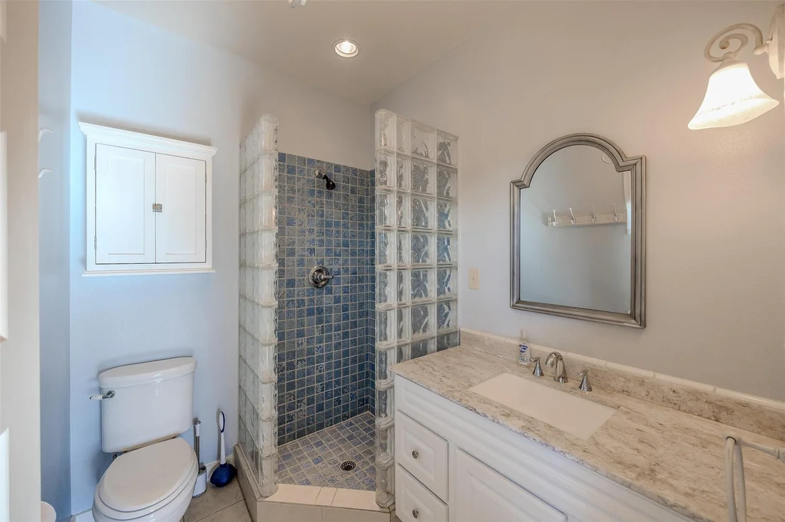 Photo of 2701 Bluebonnet Boulevard
