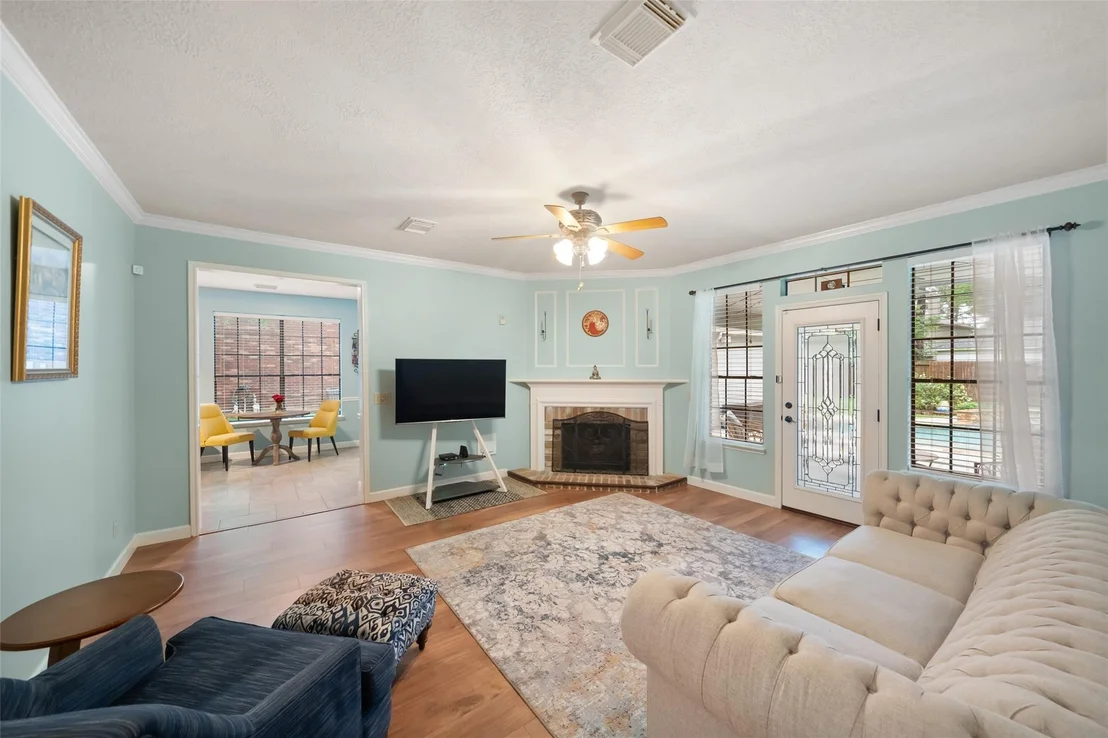 Photo of 84 E Stony End Place