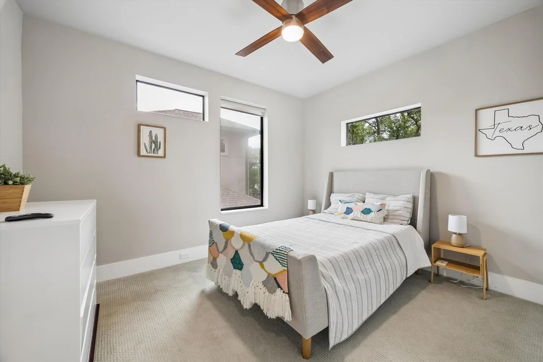 Photo of 1335 Du Barry Lane