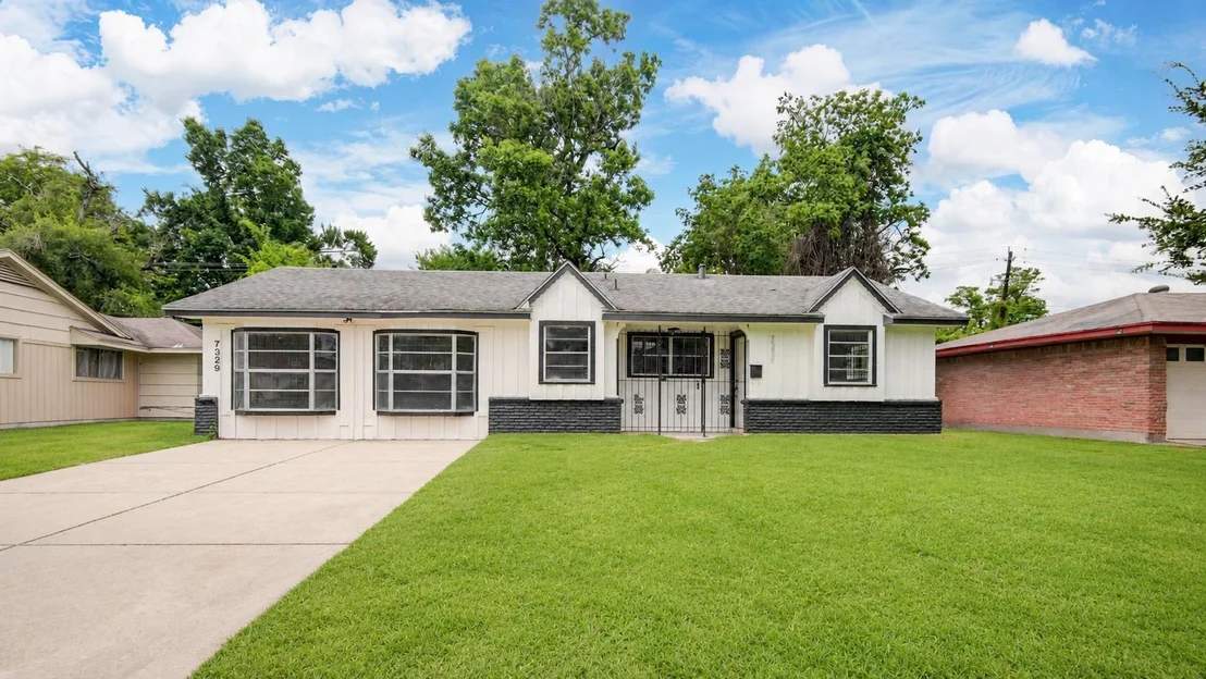 Photo of 7329 Gleason Road