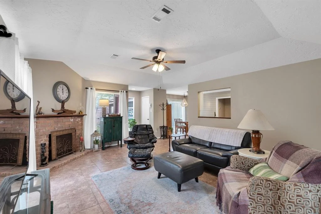 Photo of 6826 Bullinger Drive