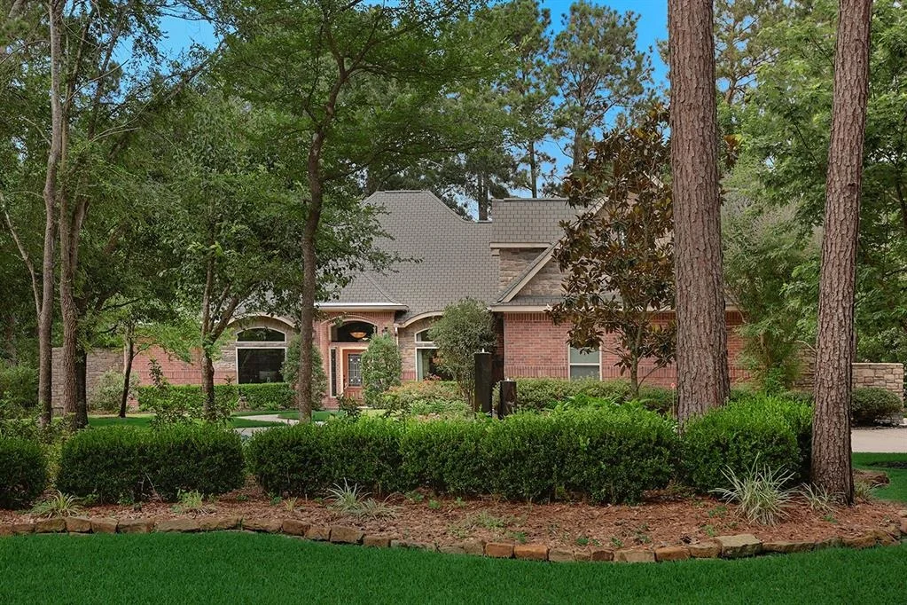 Photo of 11 Chestnut Hill Court