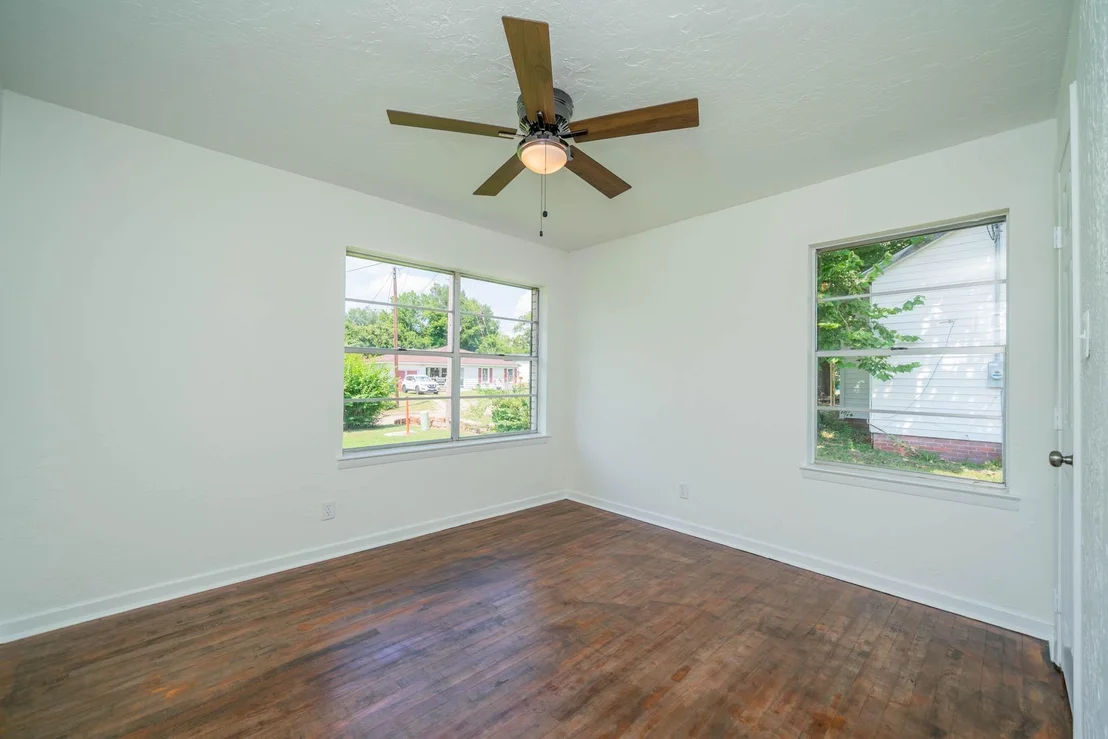 Photo of 818 Bean Ave