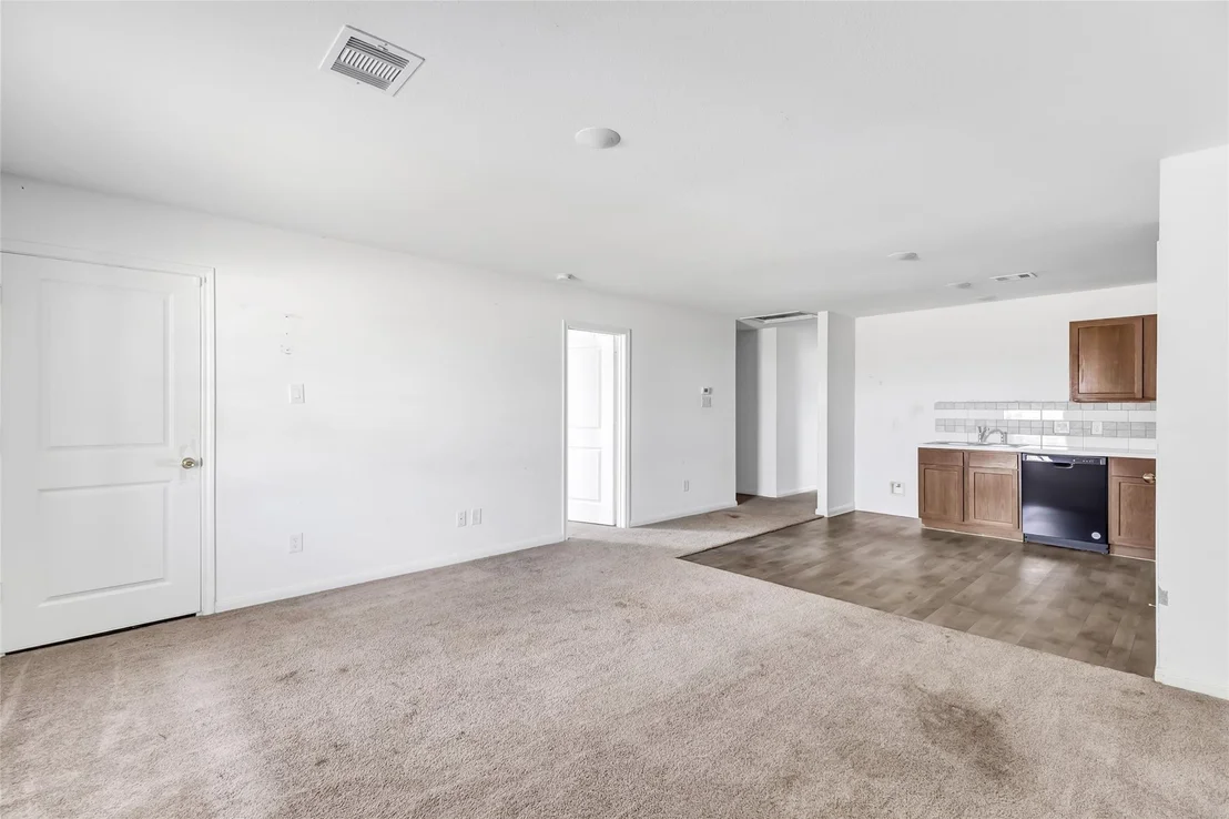 Photo of 830 Road 5501