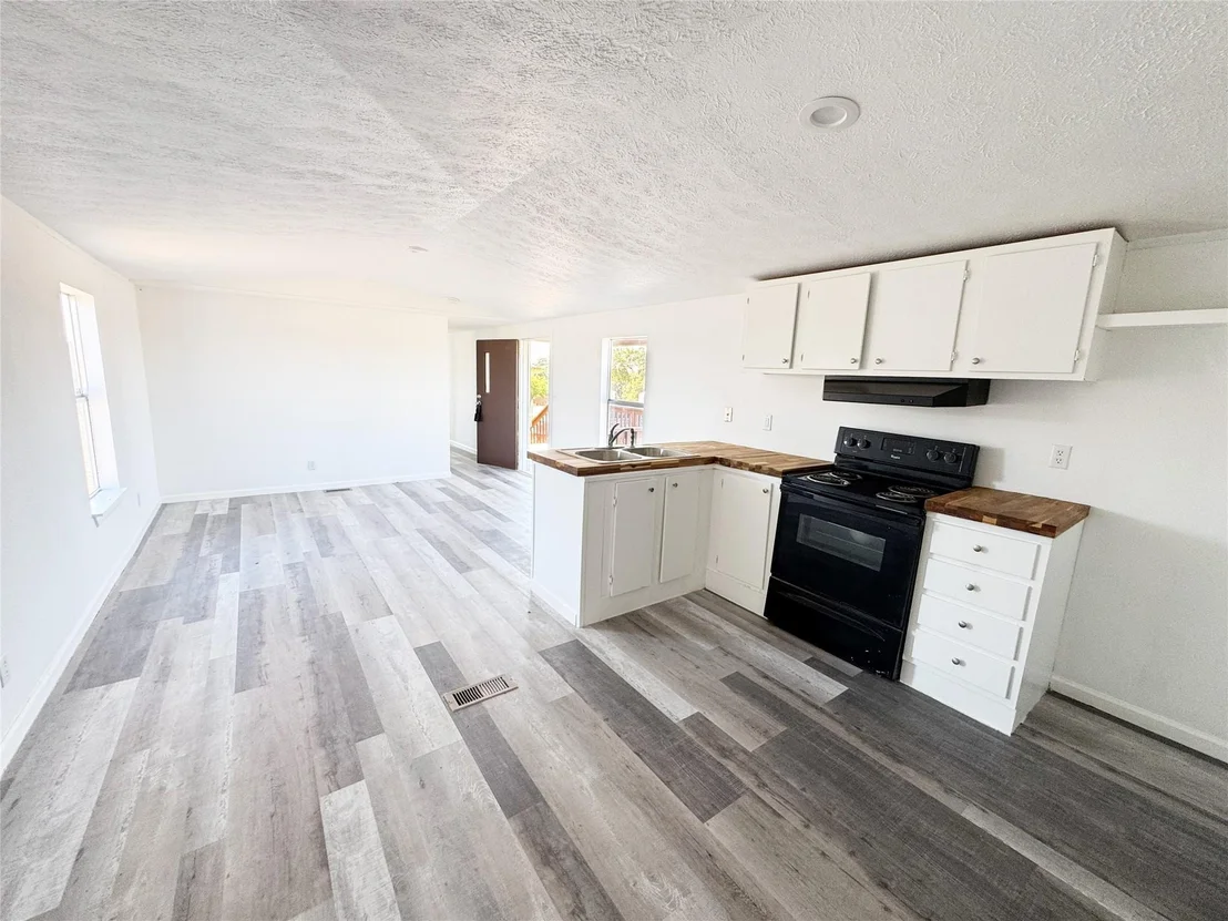 Photo of 23038 White Hickory