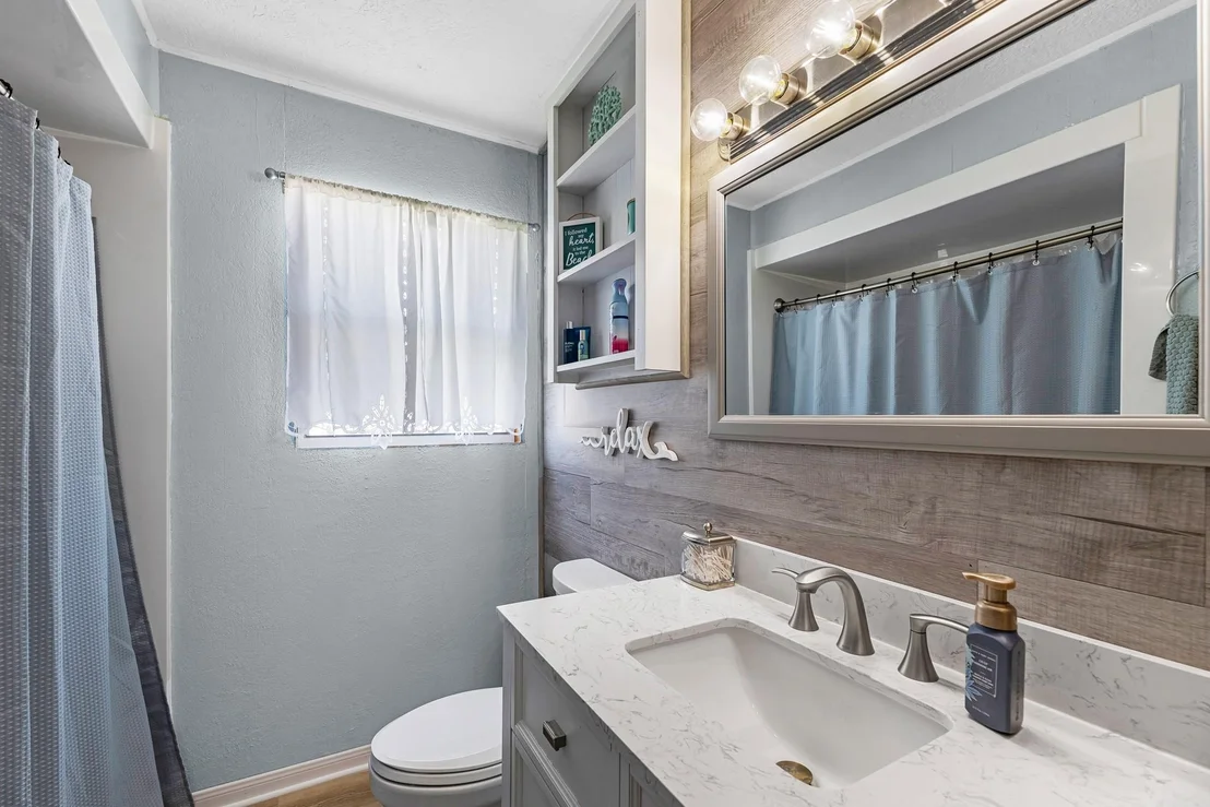 Photo of 518 Marine Way