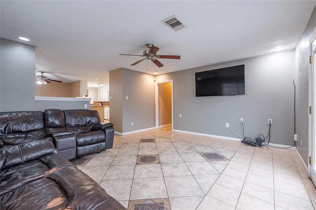 Photo of 4908 Holly Park Drive