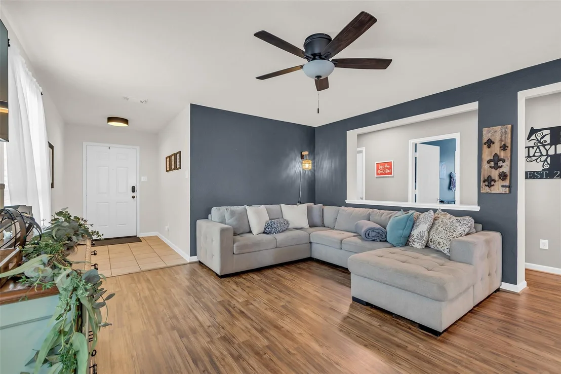 Photo of 11327 Log Cabin Lane