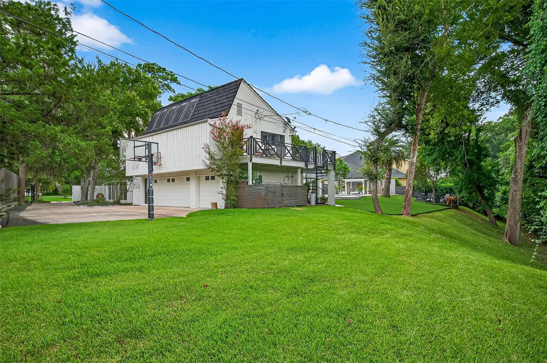 Photo of 415 Ramblewood Road
