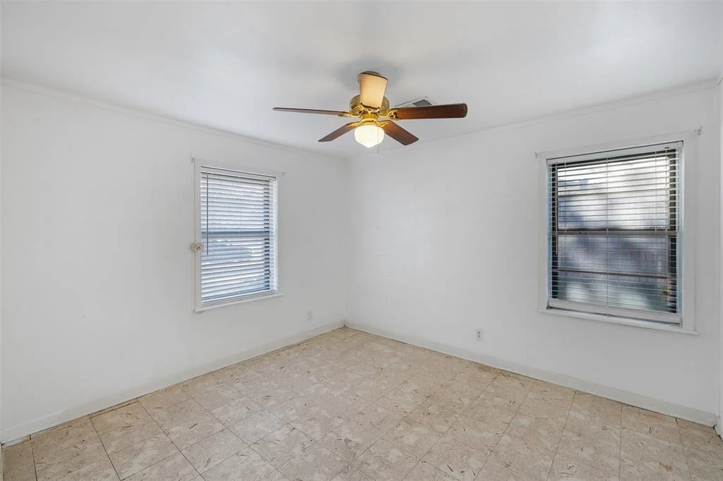 Photo of 902 Mitchell Street