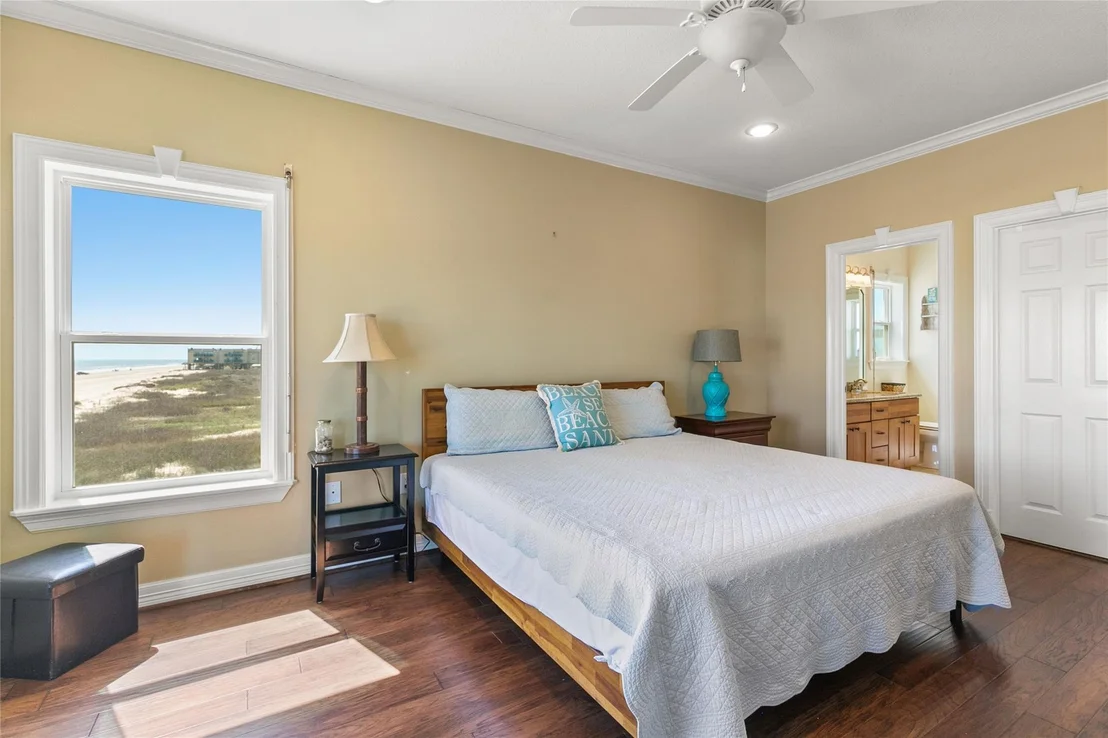 Photo of 10530 Bluewater Highway