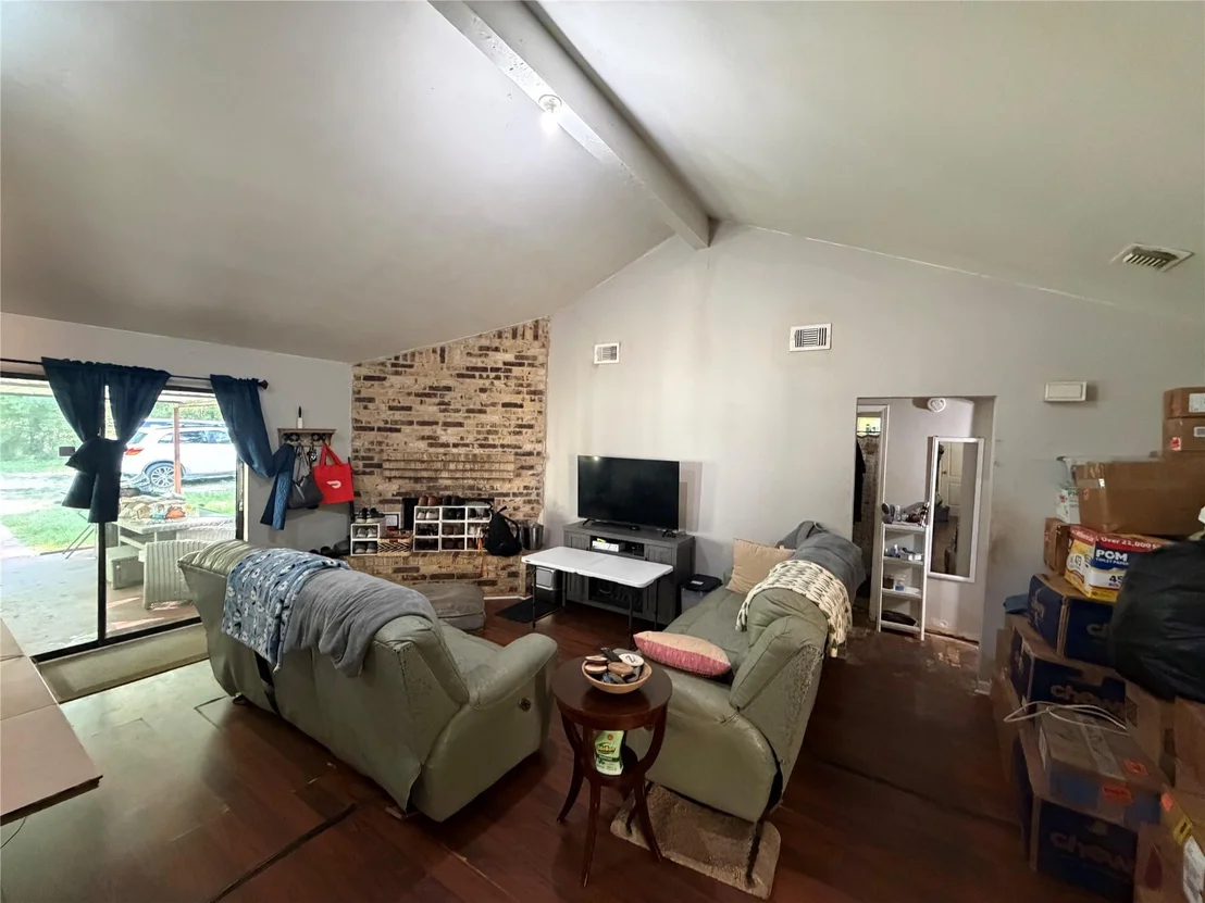 Photo of 606 Pine Tree Road