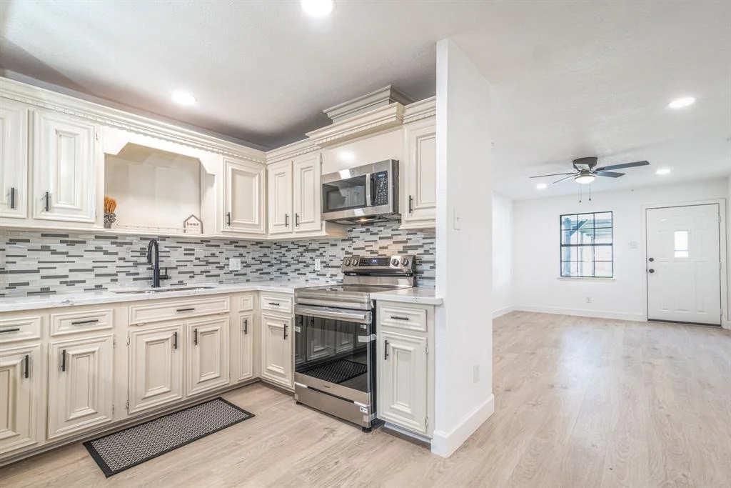 Photo of 2411 Camille Street