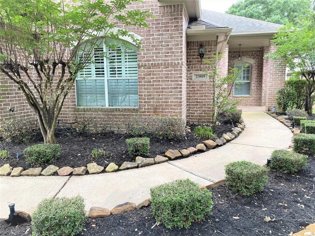 Photo of 23819 Hamptonshire Lane