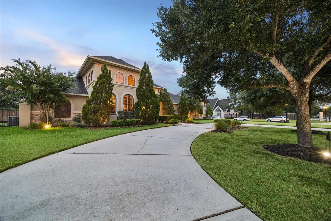 Photo of 53 New Oak Trail