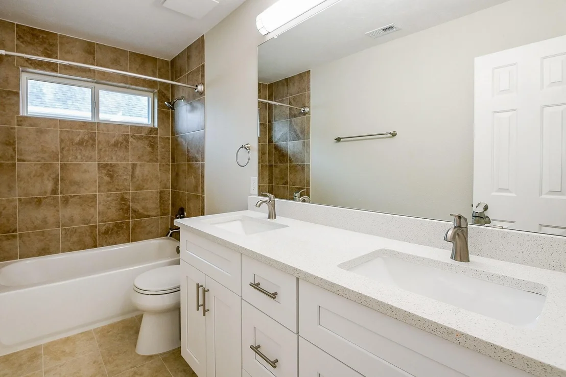 Photo of 815 Robins Way