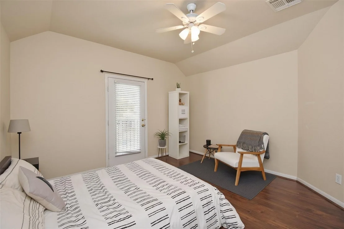 Photo of 5615 Edgewood Place Drive