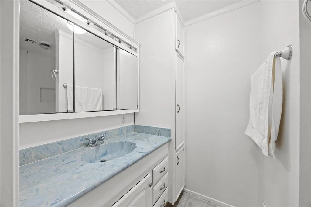 Photo of 1370 Stevenage Lane
