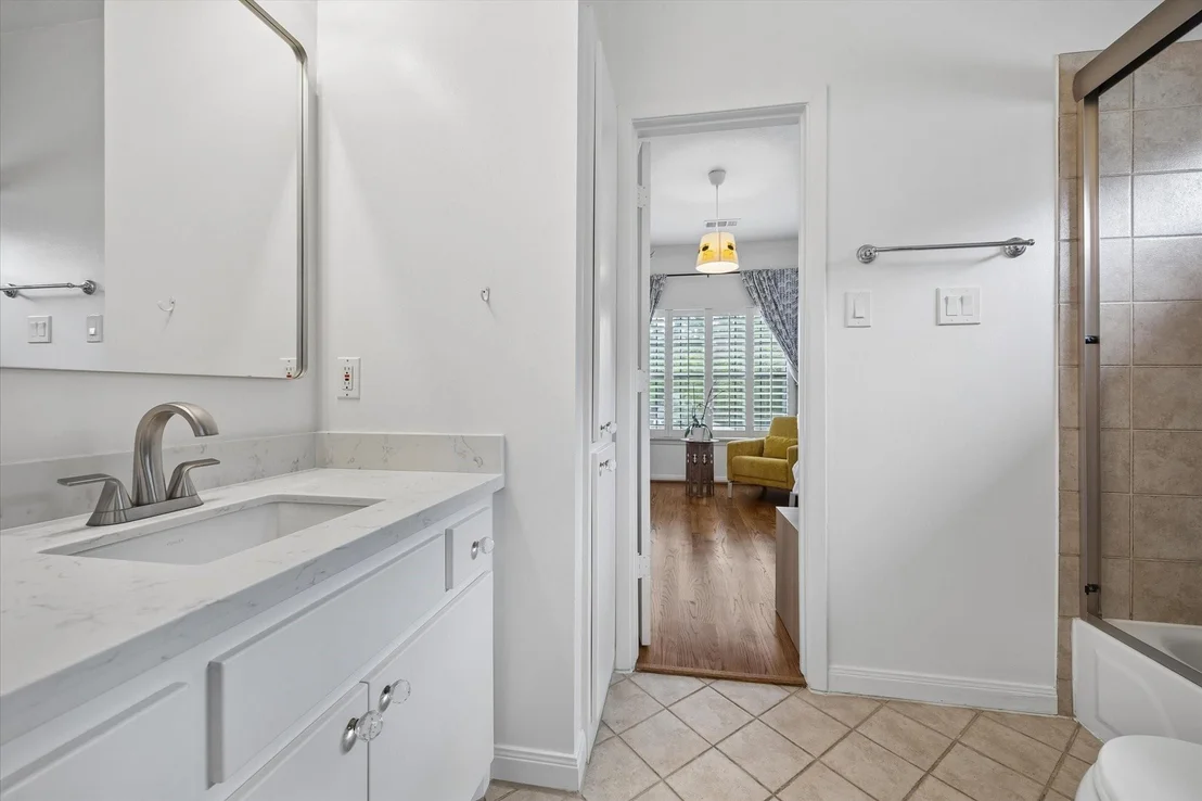 Photo of 4209 Sunset Boulevard