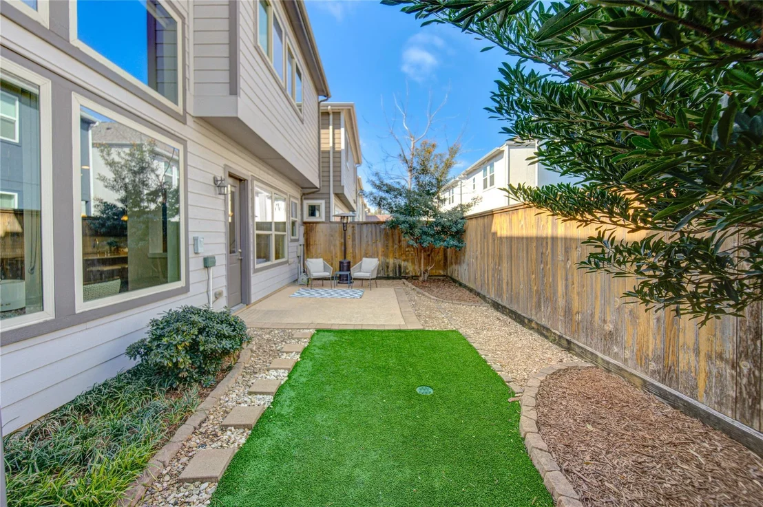 Photo of 8812 Narrow Leaf Street