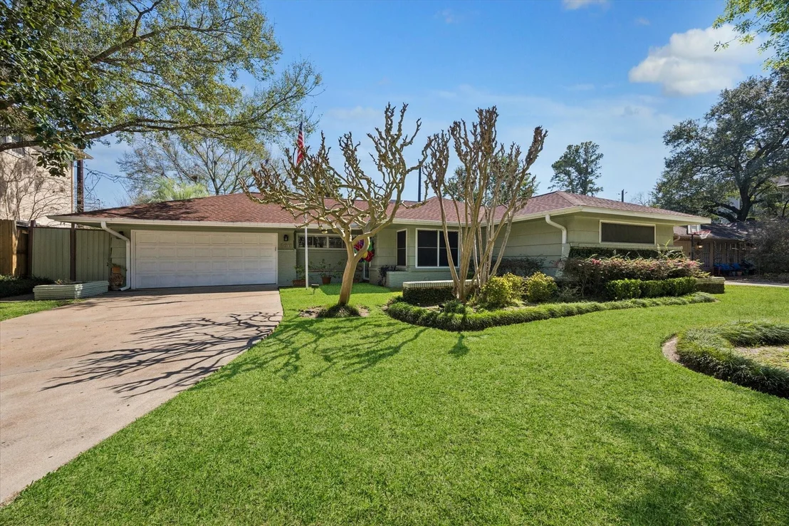 Photo of 8611 Ferris Drive
