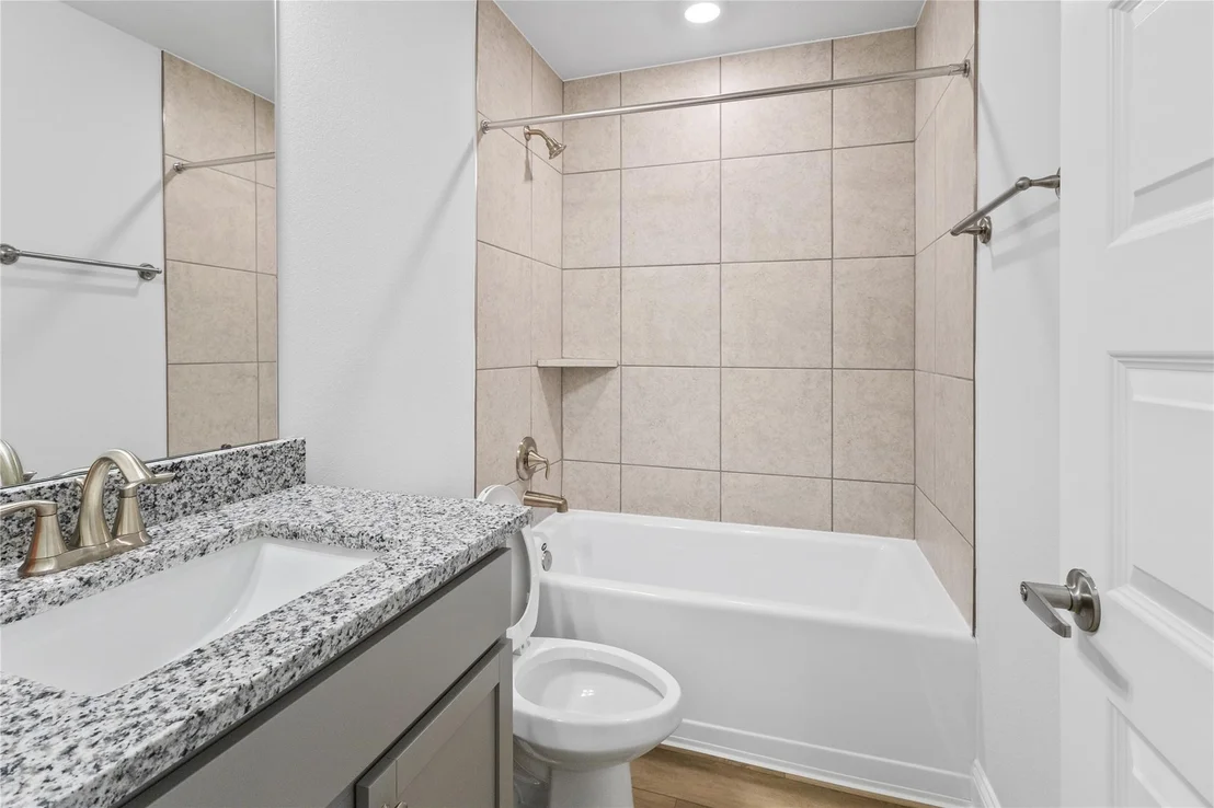 Photo of 4320 Leslie's Way