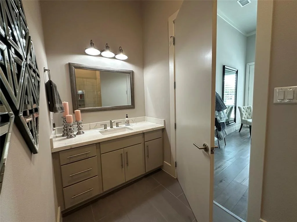 Photo of 2182 Marina Way