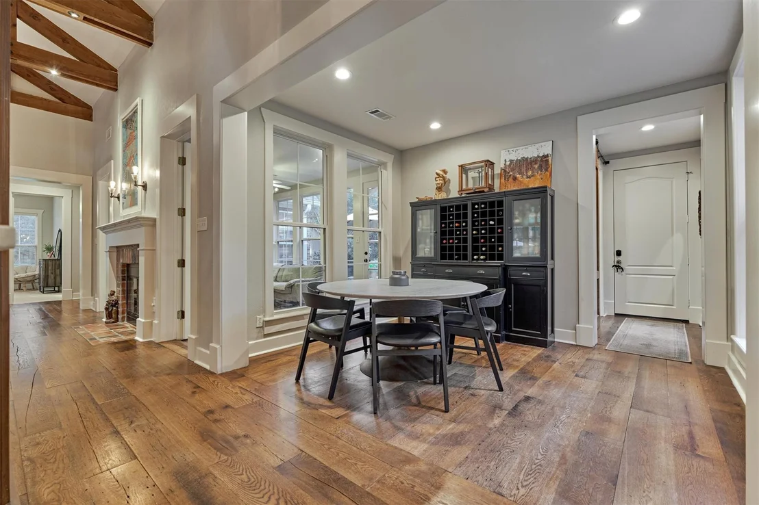 Photo of 10928 Lake Forest Drive
