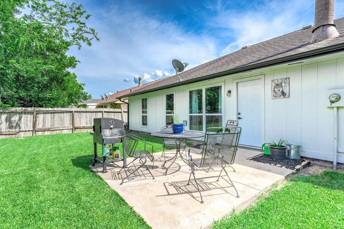 Photo of 7003 Buchanan Drive