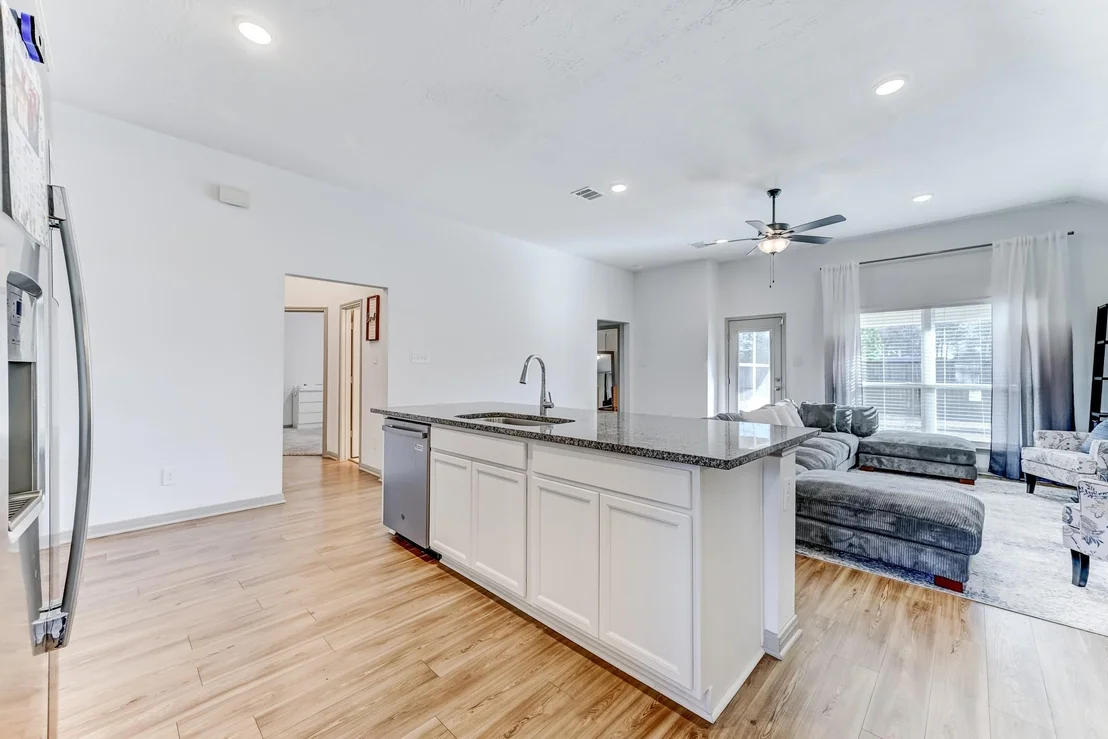 Photo of 204 Shoreview Drive