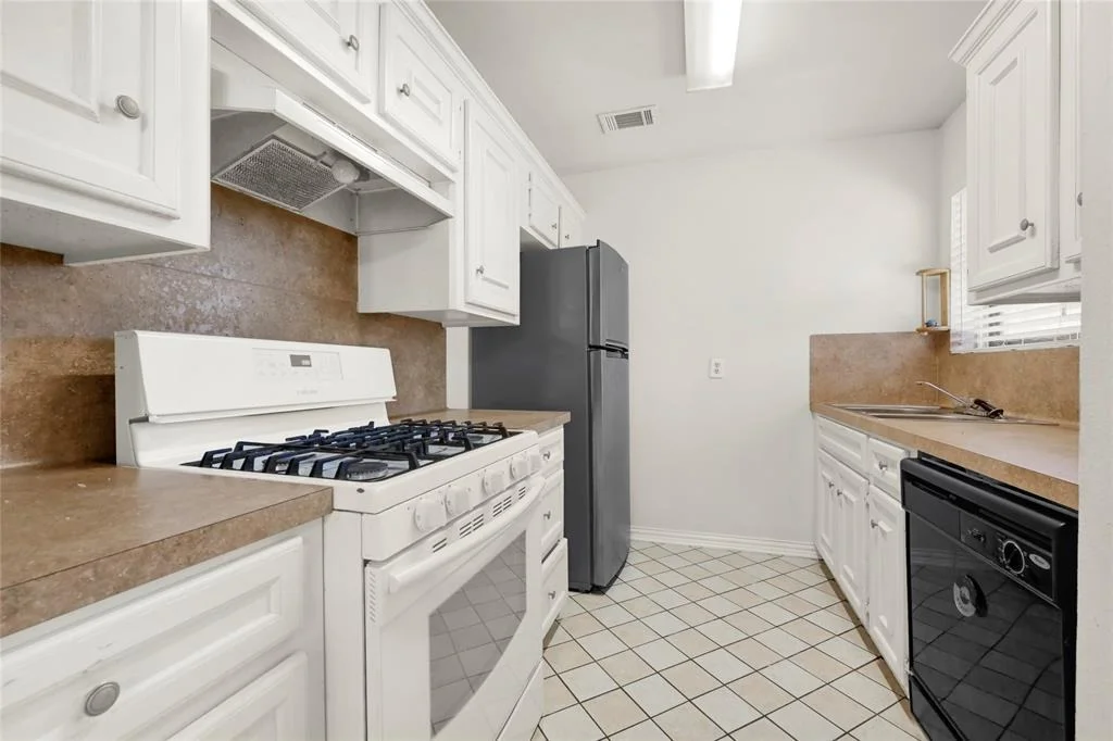 Photo of 4812 Honeysuckle Lane