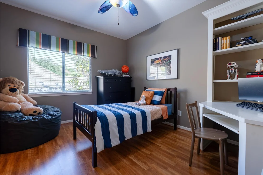 Photo of 150 Goldenvine Court