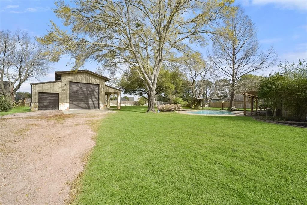 Photo of 2711 N Saddlebrook Lane