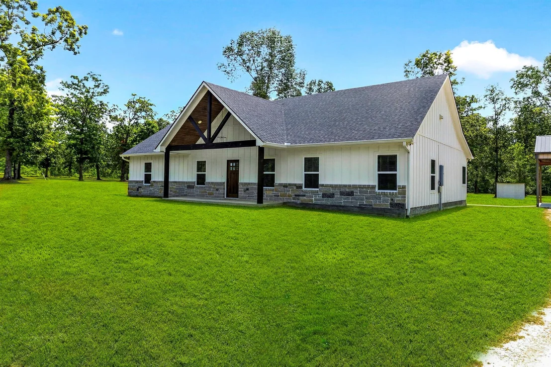 Photo of 950 Brushy Creek Drive